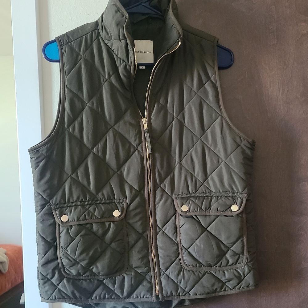 Thread & Supply Forest Green Quilted Vest - Size Medium